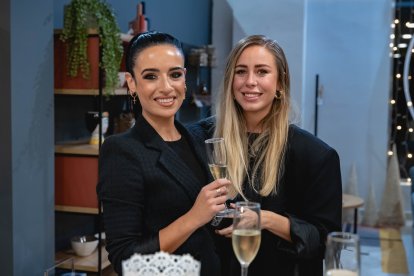 Estefanía Molina y Loreto Martínez.