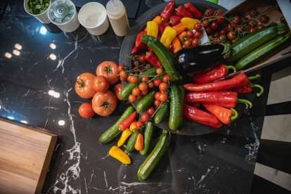 VIcasol puso sobre la encimera una gran variedad de verduras almerienses.