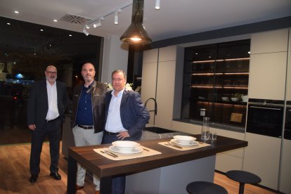 Responsables e invitados. Fernando Zapata, Responsable Comecial Nacional de Santos; el delegado de Andalucía, Gonzalo Roldán y el gerente.