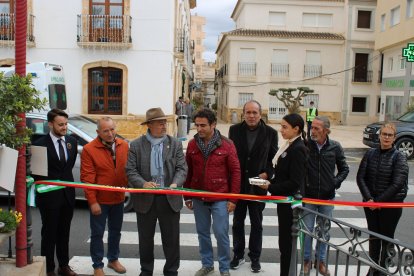 Corte de la cinta inaugural.