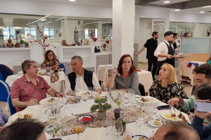 Francico García Quesada, con compañeros y amigos.