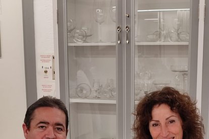 Antonio Miguel Hernández y la alcadesa, María del Mar Vázquez Agüero.
