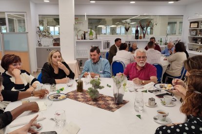 Asistentes al primer almuerzo navideño de ACRIA.
