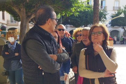Cola en la Plaza Vieja para conseguir un pascuero.