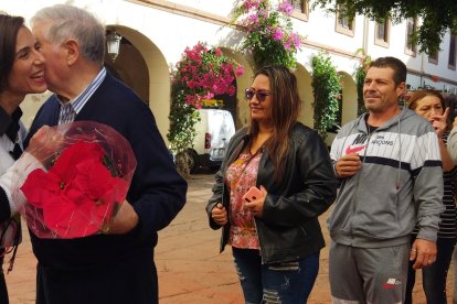 Tras la Plaza Vieja, el reparto de pascueros llegará este martes a El Alquián, Mediterráneo-Oliveros, Plaza Santa Rita y la Plaza Virgen del Mar.