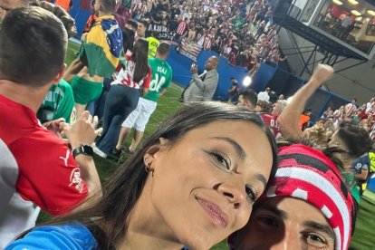 Pilar Bogado con Aitor Buñuel en Butarque.