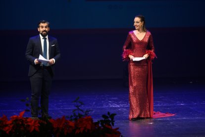 Álvaro Hernández y Ana Márquez, conductores de la gala.