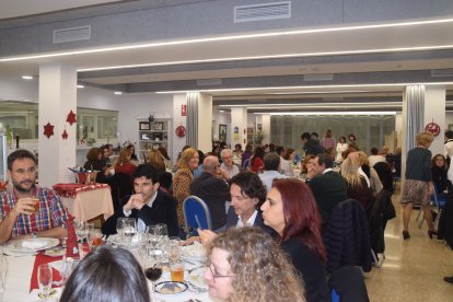 La velada se prolongó hasta entrada la tarde.