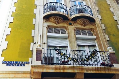 Decoración en los balcones.