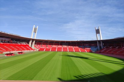 Así está el césped para el Almería-Lazio.