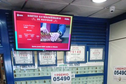 José Martín habla para los medios.