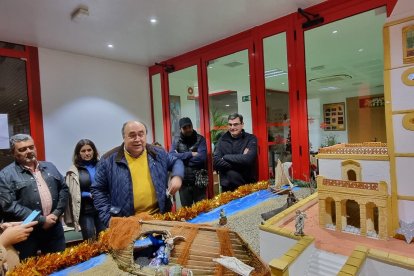 Manuel Martínez, resaltando la Iglesia de Las Salinas.