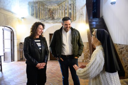 Estuvo acompañada por el primer teniente alcalde.