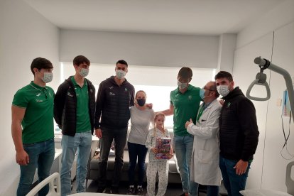 Las familias agradecieron el gesto del club ahorrador.