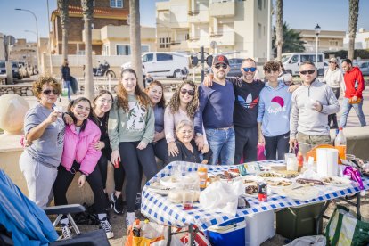 Foto de una concurrida moraga facilitada por el Ayuntamiento de Roquetas de Mar.