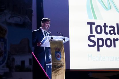 Sergio Domínguez toma la palabra.