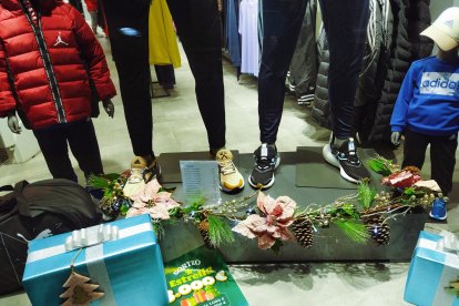 Una vitrina decorada.