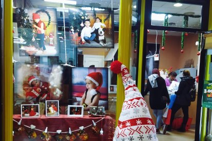 Gnomo de decoración en un estudio de fotografía.