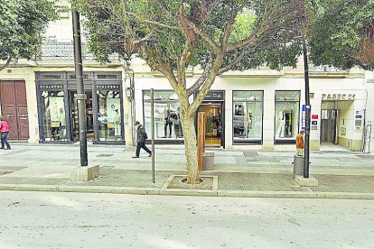 Julio: Inditex abandona definitivamente el Paseo.