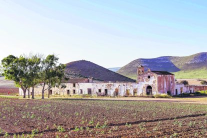 Octubre: La Diputación cierra al fin la compra del Cortijo del Fraile.