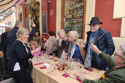 Ambiente navideño y alegría en la convocatoria.