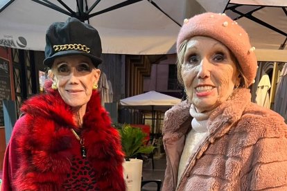 Aficionadas taurinas muy conocidas en la ciudad.