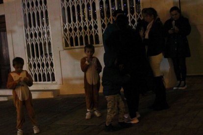 Niños disfrutando de esta noche.