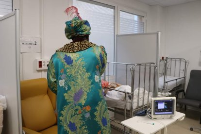 Los Reyes Magos visitaron a los niños ingresados en el Hospital Universitario de Poniente y a los mayores de la Residencia Ciudad de El Ejido y Centro de Día.