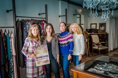 El segundo de escaparate tradicional ha sido para Mª Luz Valdivia.