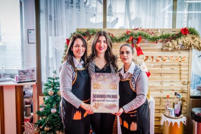 Peluquería EyB se ha hecho con el segundo premio en escaparate innovador.