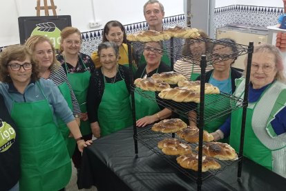 Elaboraron un rico y típico pan de aceite.