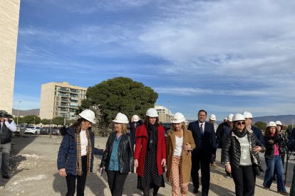Consejera de Desarrollo Educativo y alcaldesa encabezan la representación institucional.