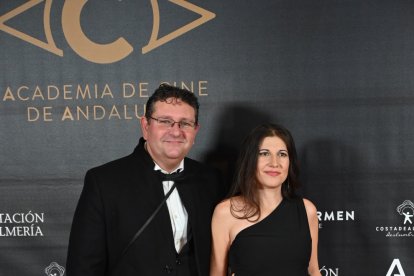 El compositor almeriense David Miralles y su esposa, Sara Hernández.