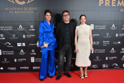 Equipo de Val del Omar, poeta audiovisual, nominado a mejor largometraje documental: Alicia Moruno (nominada a mejor actriz revelación), Jesús Ponce (director) y Pilar Crespo (productora).