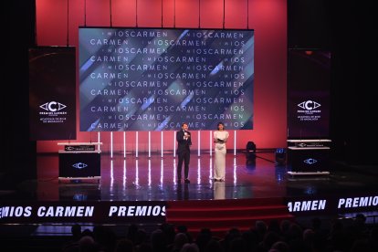 Salva Reina y Belén Cuesta, sobre el escenario del Maestro Padilla.