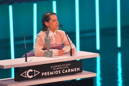 La mejor interpretación femenina revelación fue para África de la Cruz por Las gentiles.