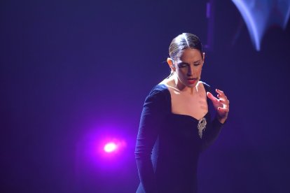 Actuación de Nuria Fergó, que presentó un adelanto de un montaje teatral en el que encarna a Sara Montiel.