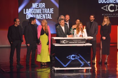 Equipo de A todas las mujeres. María Lejárraga, Carmen a mejor largometraje documental.