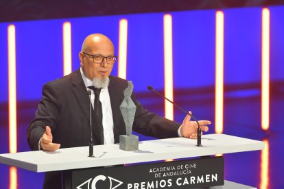 José Manuel García Moyano por Modelo 77 ganó el Carmen a mejor montaje.