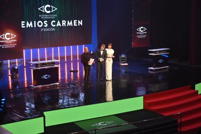 El cómico Kikín Fernández interrumpió en varias ocasiones a Salva Reina y Belén Cuesta haciendo de singular regidor.