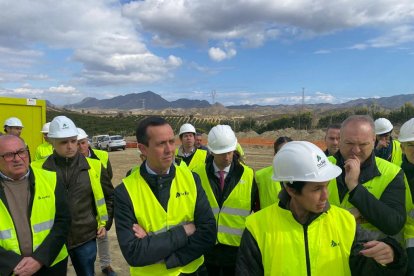 Autoridades en primera fila.