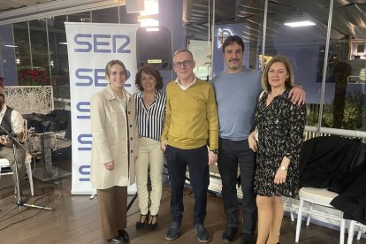 Silvia Fdez. y Silvia Callejón de Fomento del Sureste, Joaquín Laynez CM2000, Marcelo Valente y Carmen Sánchez de Hidroindal.