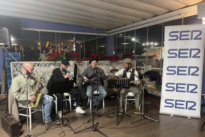 El grupo La Causa Swing daban ritmo a la fiesta.