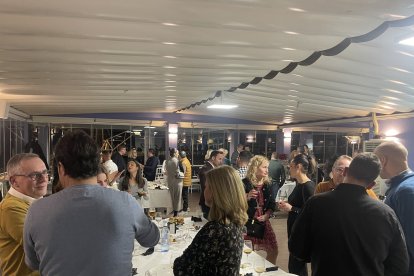 Empresarios de siempre y muchos emprendedores que inician nuevos vínculos en el terreno empresarial.