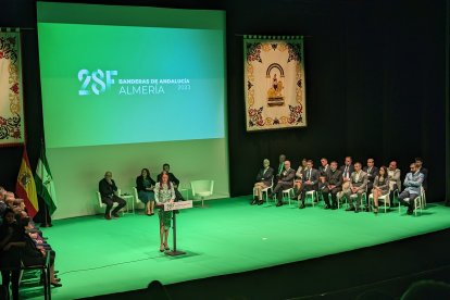 La delegada del Gobierno de Andalucía en Almería Aránzazu Martín ha apelado al sentimiento Andaluz en un emotivo acto.