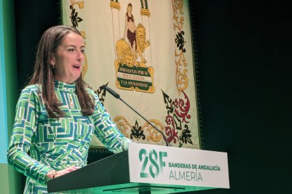 La delegada del Gobierno de Andalucía en Almería Aránzazu Martín ha apelado al sentimiento Andaluz en un emotivo acto.