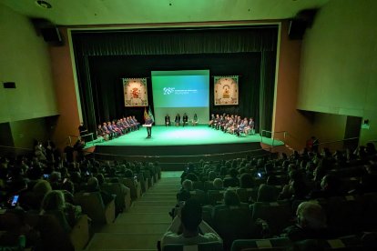 Un día de festejo donde el teatro se ha llenado de sentimientos y reivindicaciones por Andalucía y por Almería.