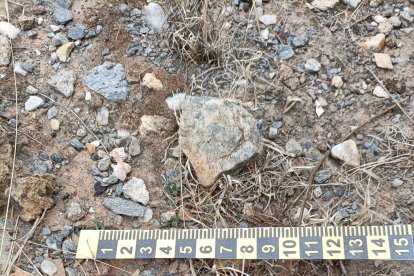 Escoria metálica en el suelo cercano a la posible villa romana