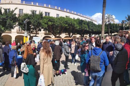La Plaza Vieja, muy concurrida con la Feria del Queso.