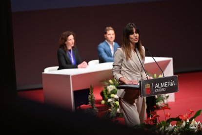 Un momento de la lectura de los méritos de David Bisbal a cargo de la periodista Isabel Jiménez.